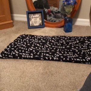 Black/white birds pattern scarf